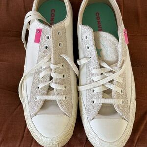 Converse White Low-Top Sneakers with Teal Insole and Pink Tabs